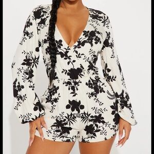 Floral Black and Cream Long Sleeve Romper Sz L